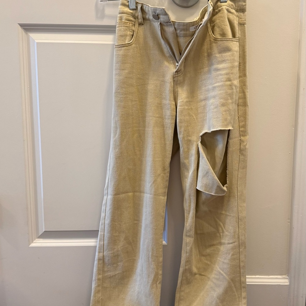 Cloud Ten Tan Jeans with hole in thigh in the color tan